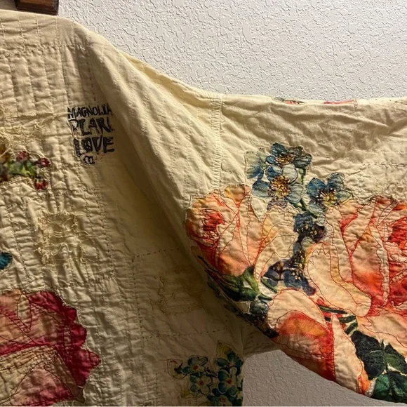 Magnolia Pearl Cream Floral Kimono - Picture 8 of 15